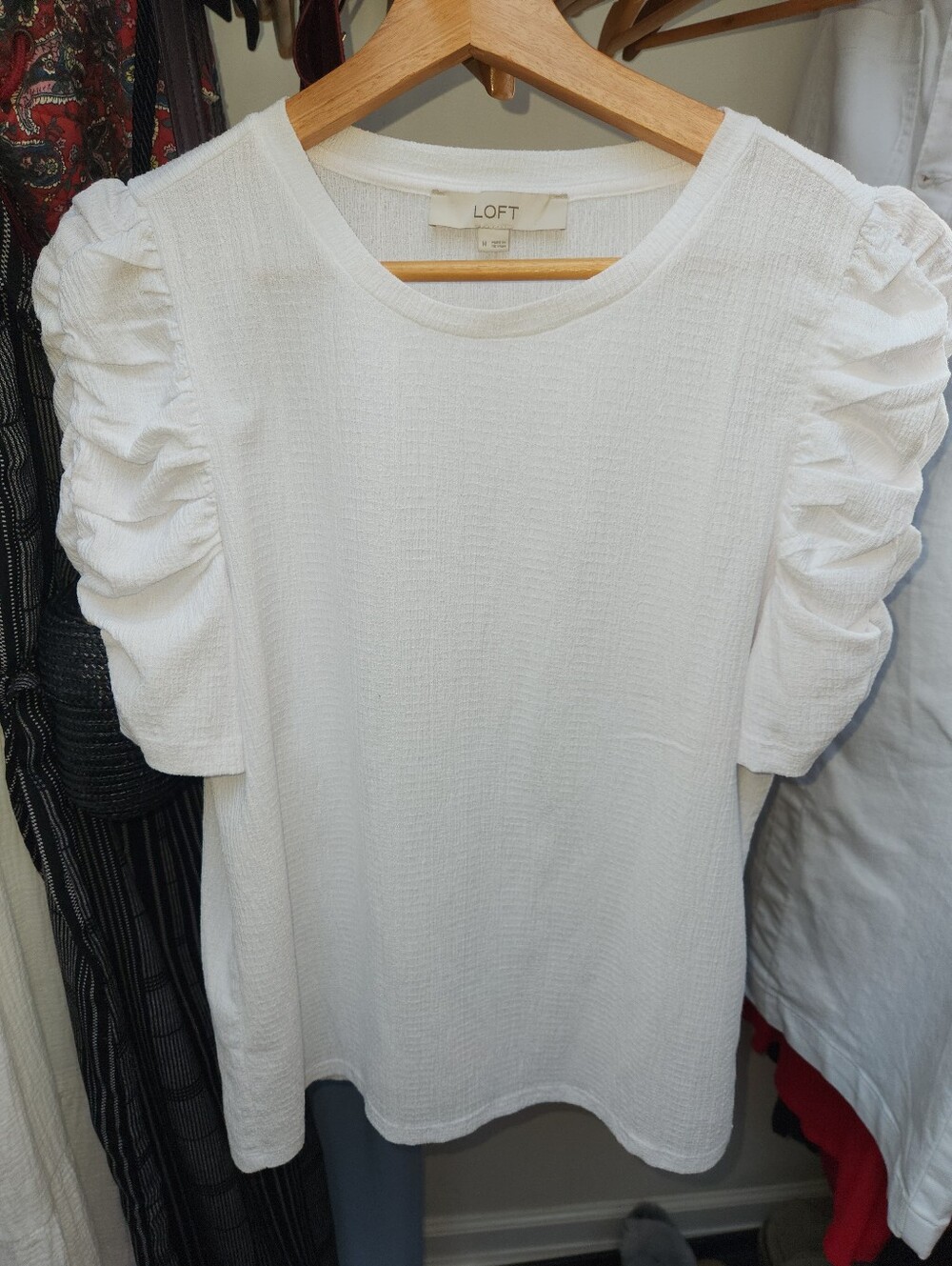 LOFT White Textured Ruffle Sleeve Tee